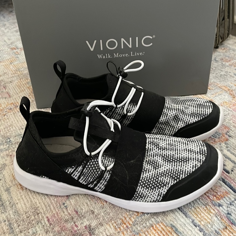 Vionic Aliana sneakers as seen on Kristin Cavallari